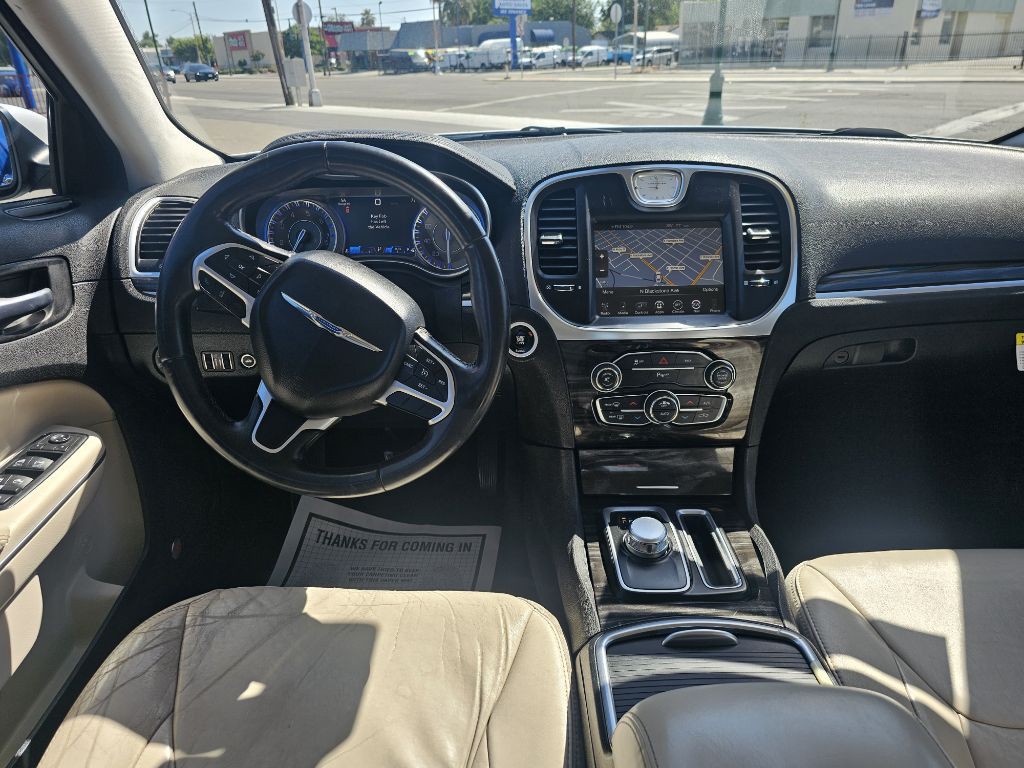 2015 Chrysler 300 Image 8
