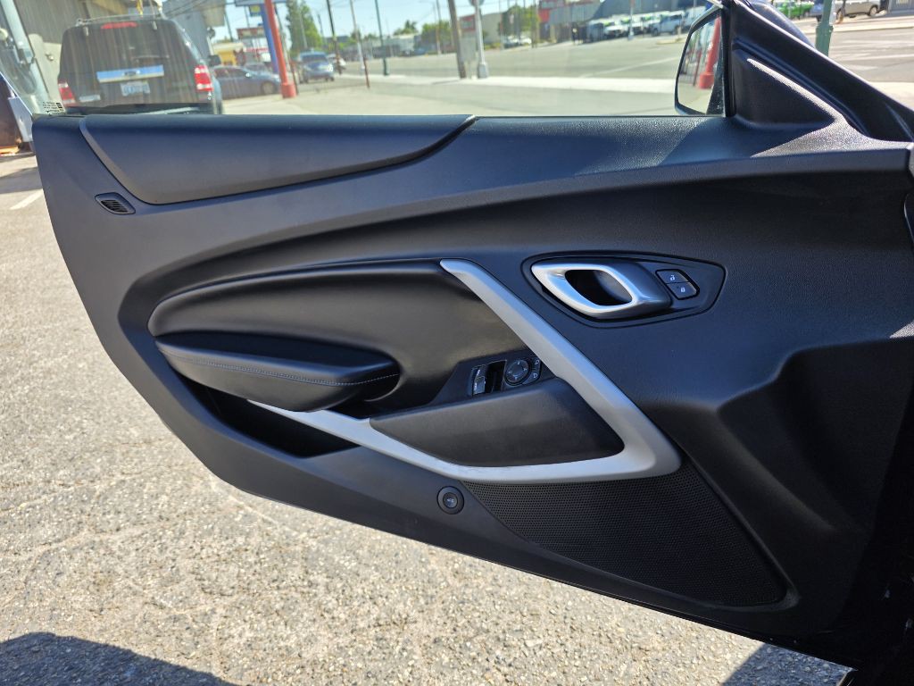 2018 Chevrolet Camaro Image 10