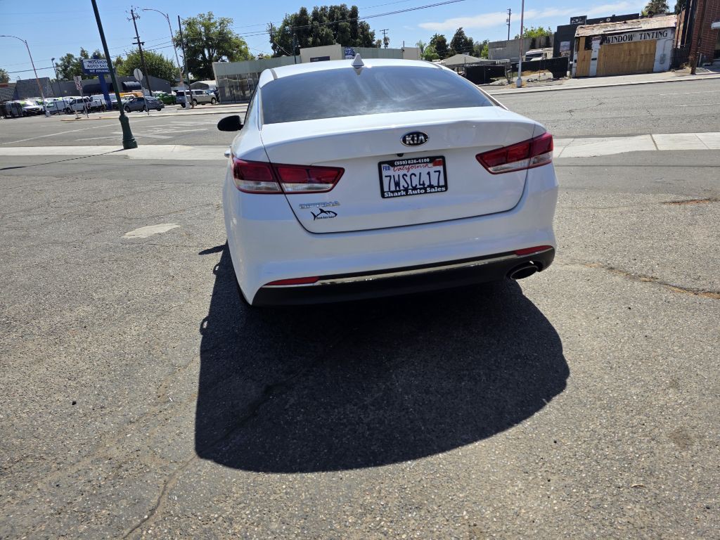 2017 Kia Optima Image 3