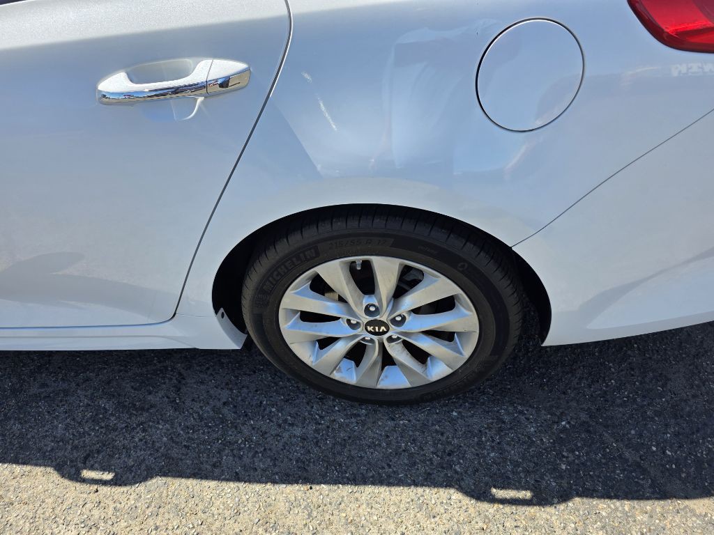 2017 Kia Optima Image 6