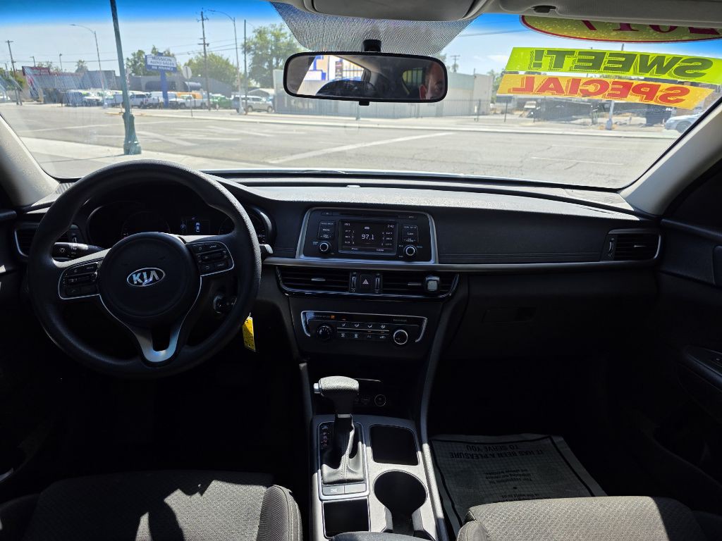 2017 Kia Optima Image 10