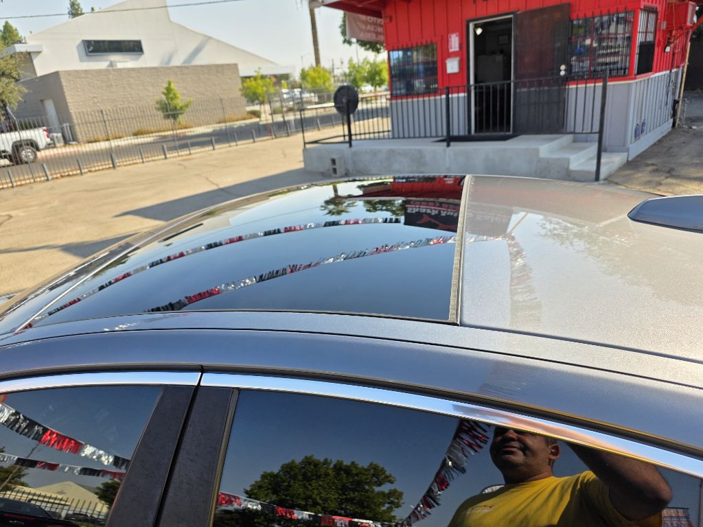 2019 Jaguar XE Image 8