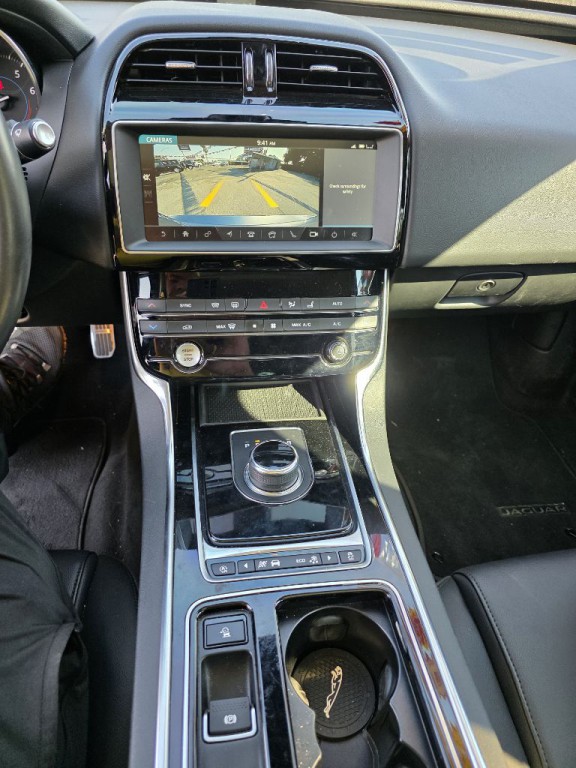 2019 Jaguar XE Image 14
