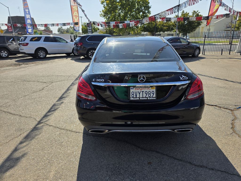 2015 Mercedes-Benz C-Class Image 4