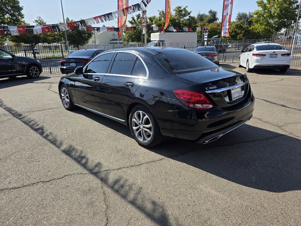 2015 Mercedes-Benz C-Class Image 6