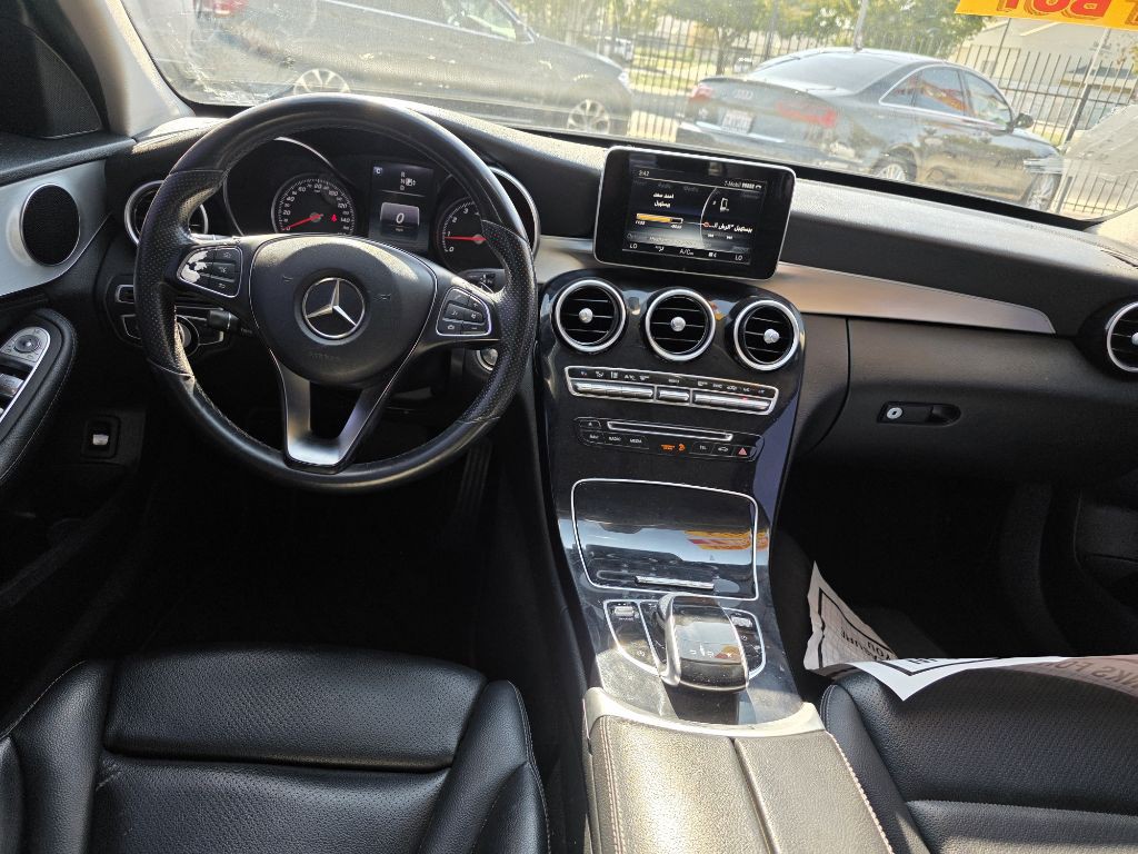 2015 Mercedes-Benz C-Class Image 9