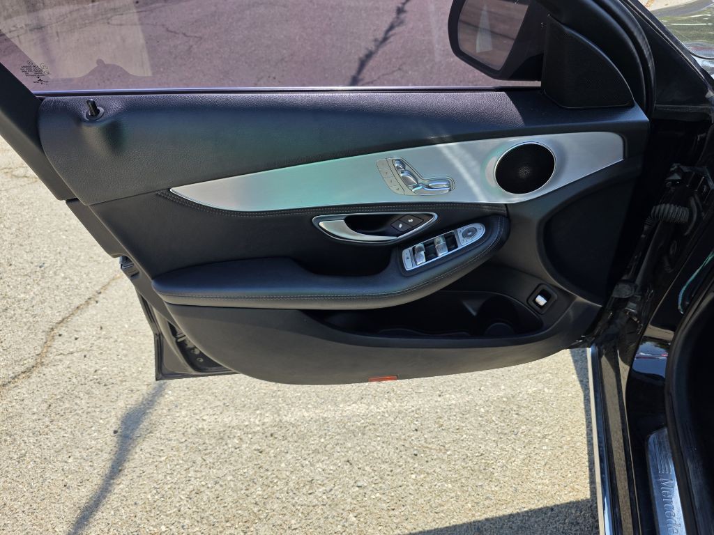 2015 Mercedes-Benz C-Class Image 10