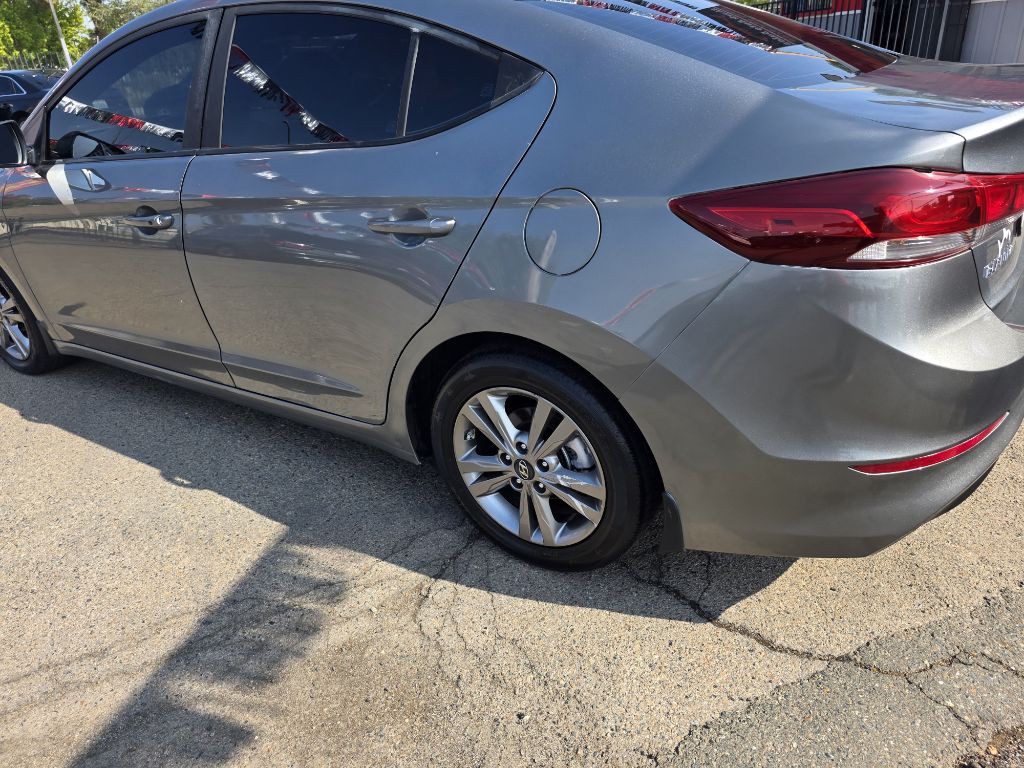 2018 Hyundai Elantra Image 8