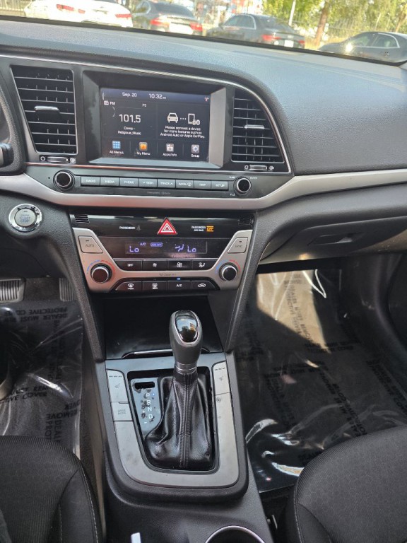 2018 Hyundai Elantra Image 10