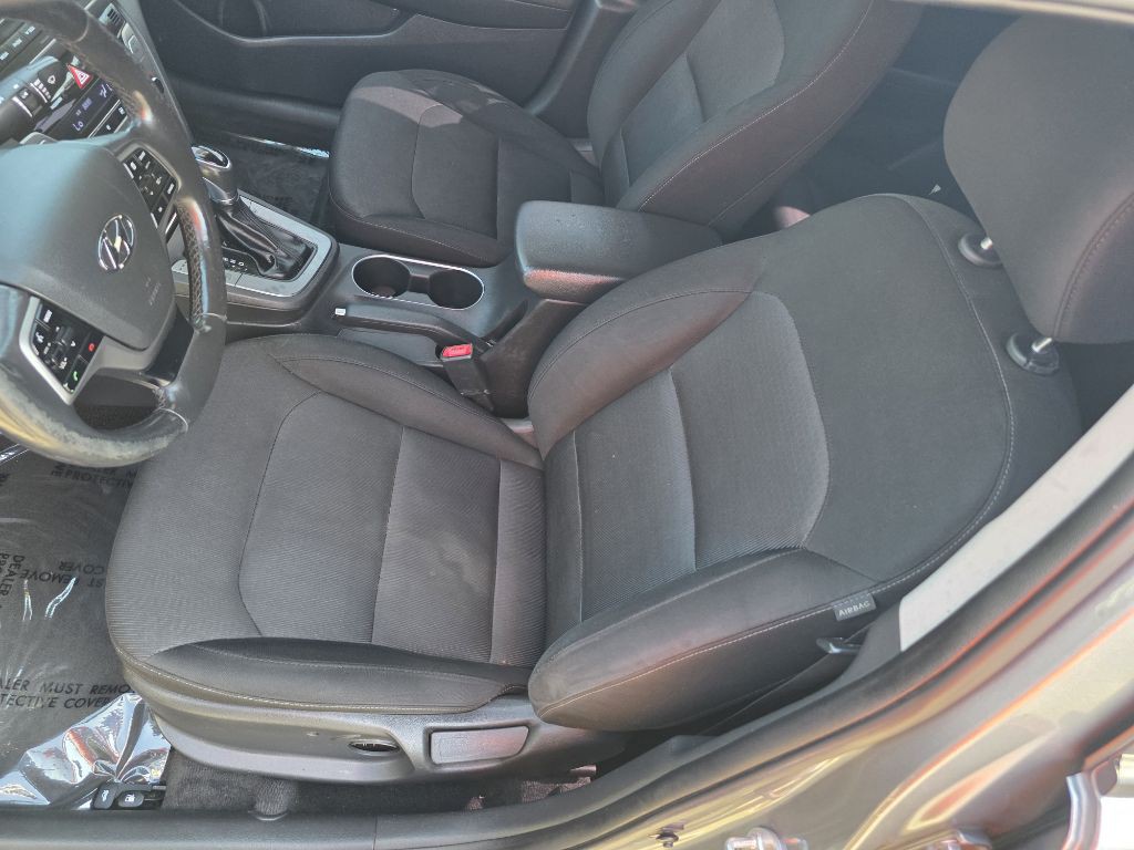 2018 Hyundai Elantra Image 12