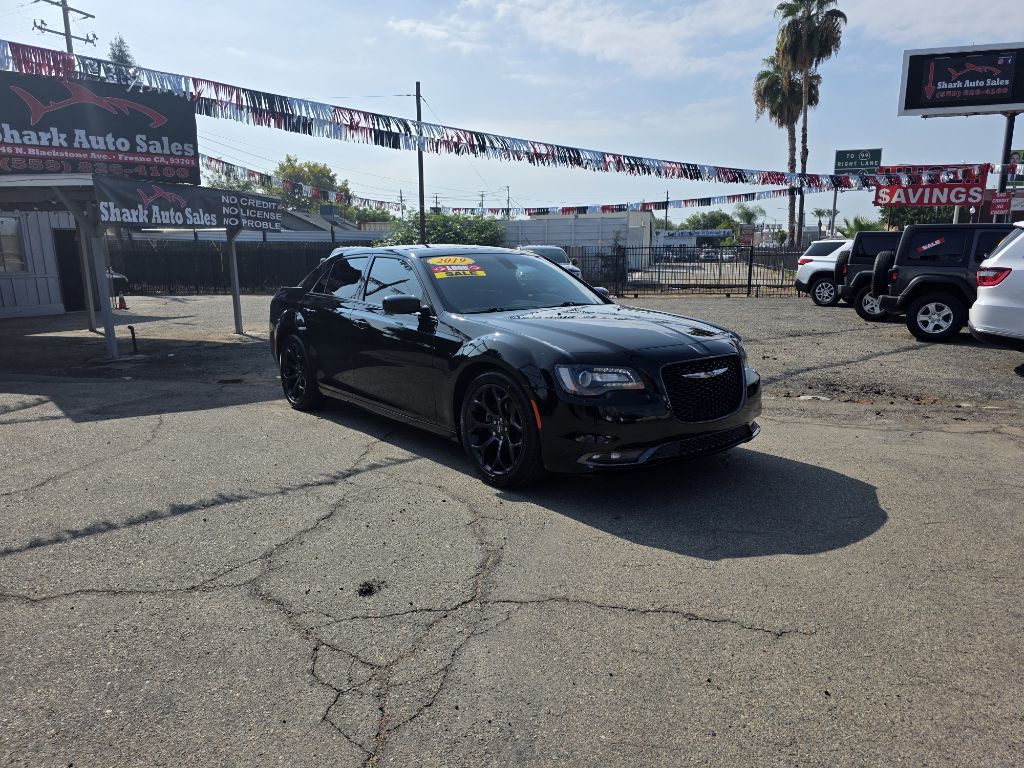 2019 Chrysler 300 Image 3