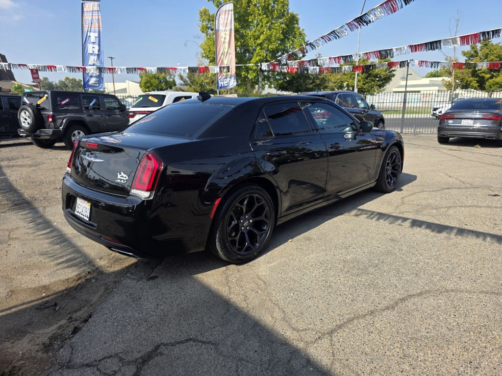 2019 Chrysler 300 Image 5