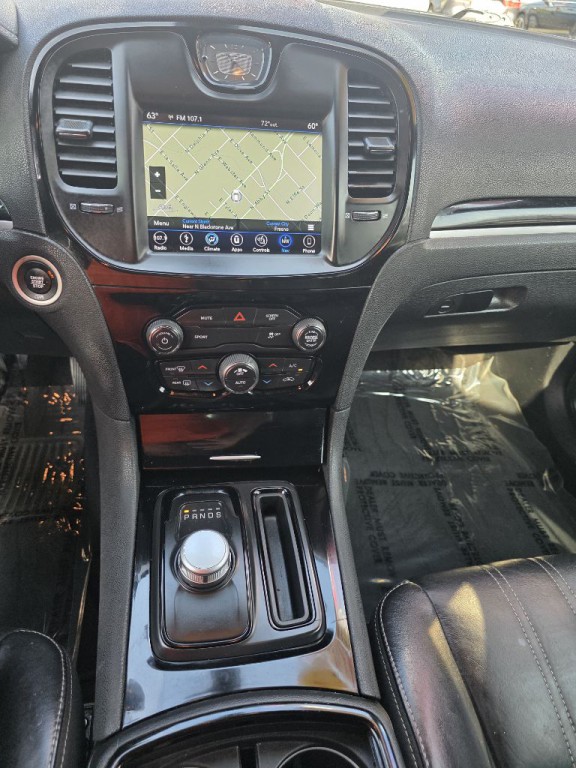 2019 Chrysler 300 Image 11
