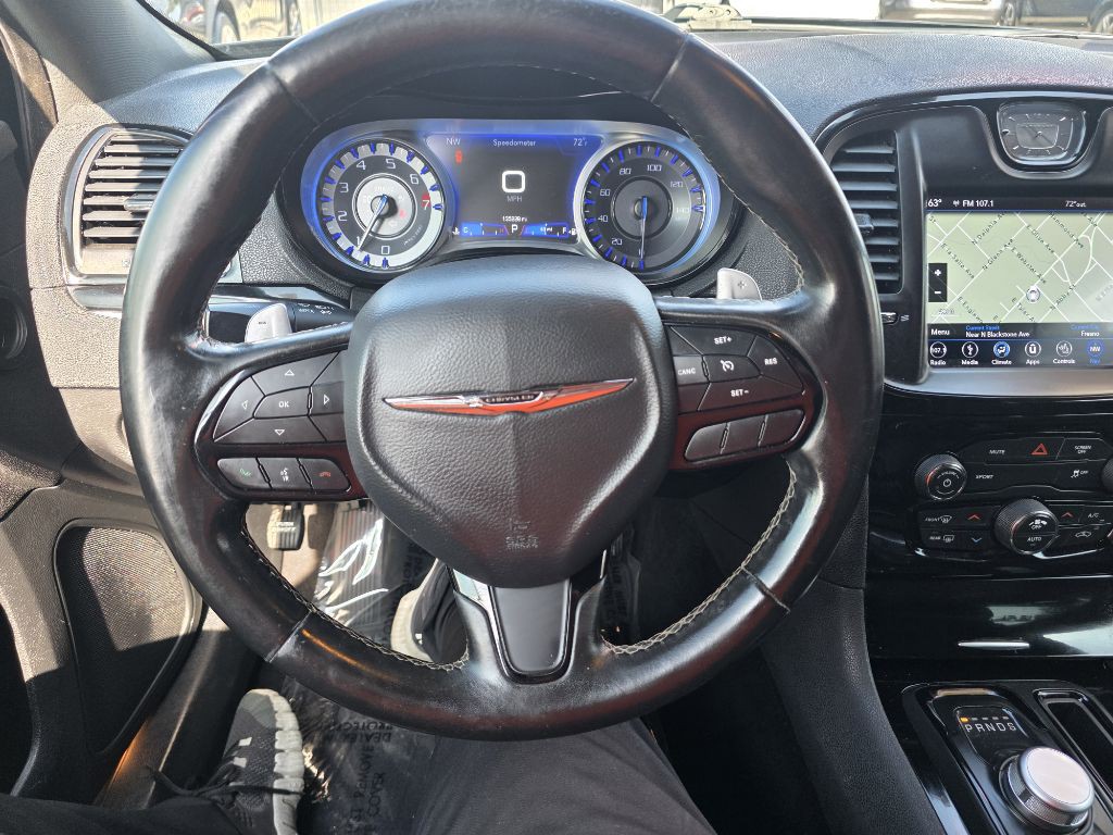 2019 Chrysler 300 Image 12