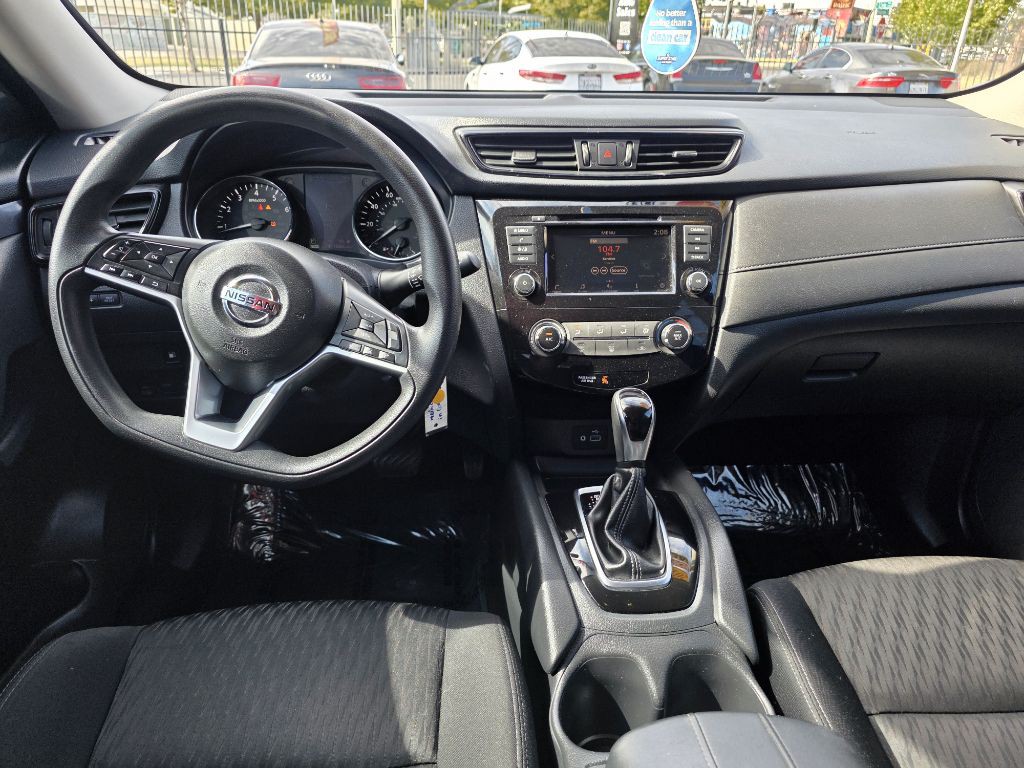 2018 Nissan Rogue Image 8