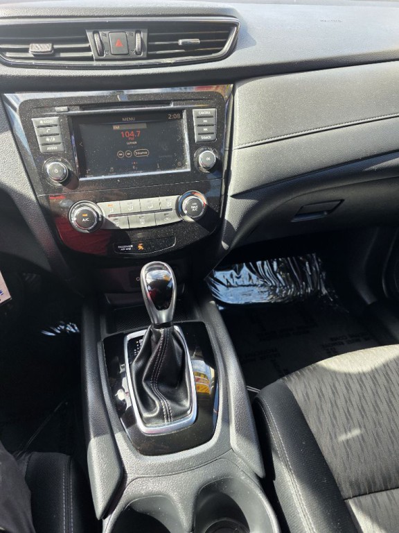 2018 Nissan Rogue Image 11