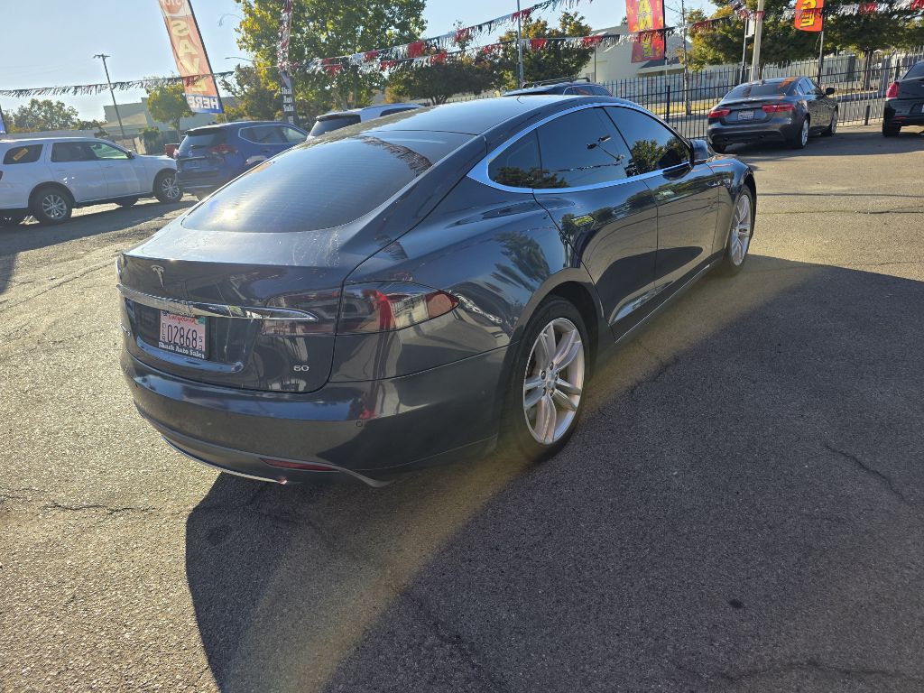 2014 Tesla Model S Image 4