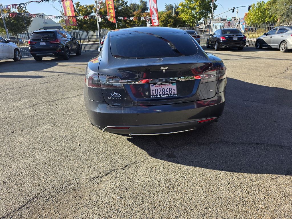 2014 Tesla Model S Image 5