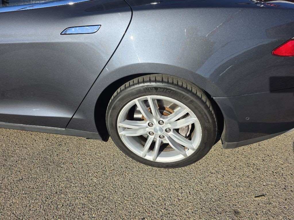 2014 Tesla Model S Image 6