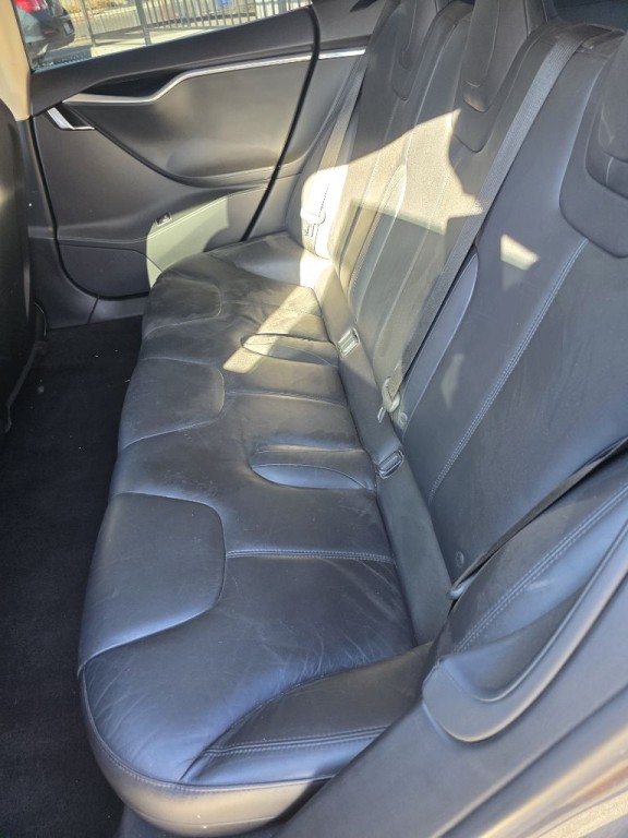 2014 Tesla Model S Image 8