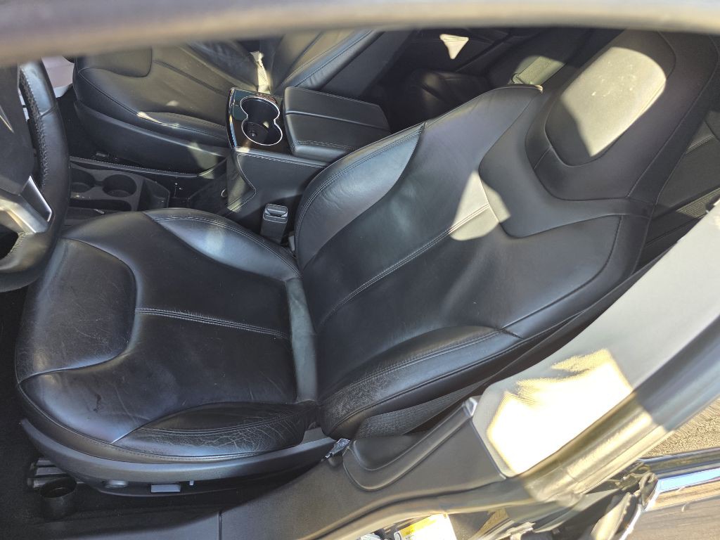 2014 Tesla Model S Image 10