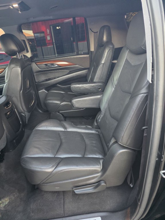 2015 Cadillac Escalade Image 8