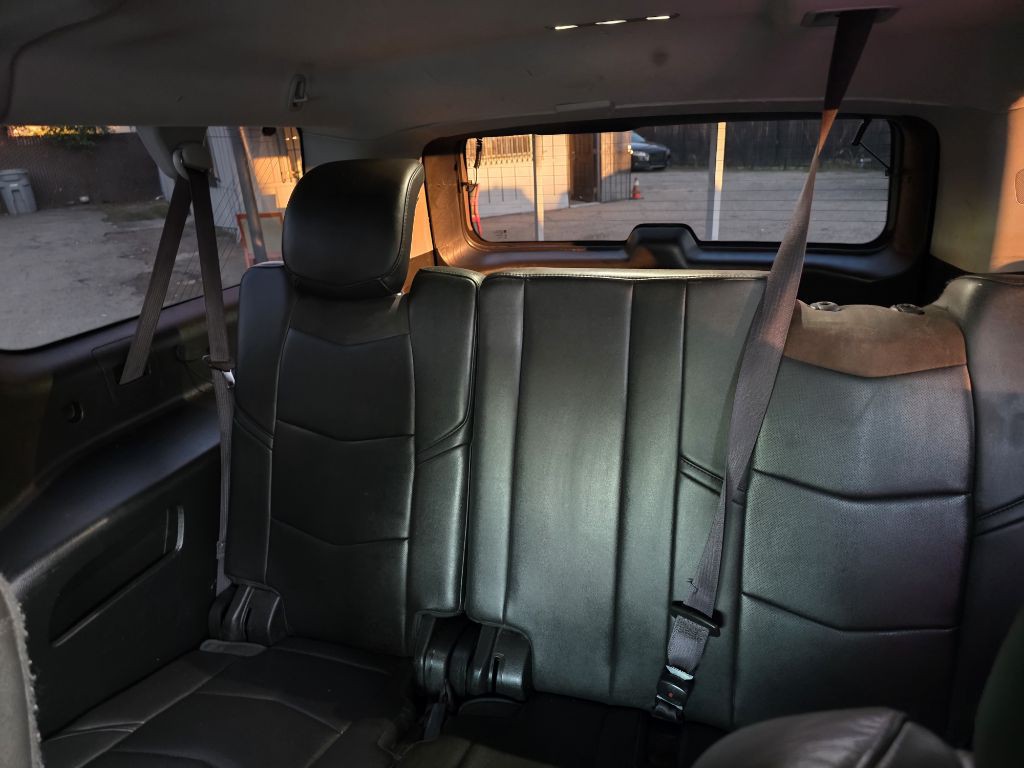 2015 Cadillac Escalade Image 9