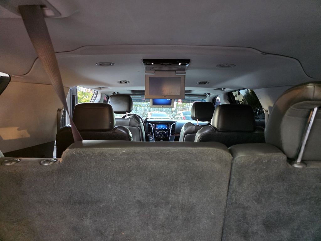 2015 Cadillac Escalade Image 10