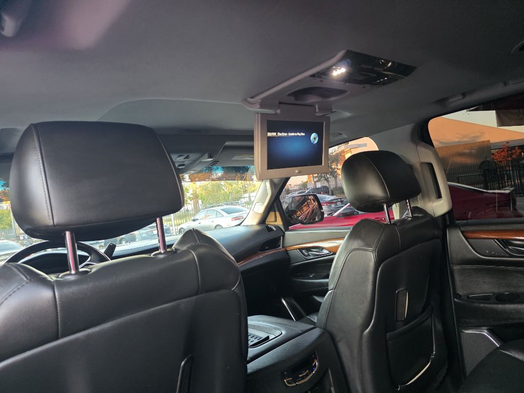 2015 Cadillac Escalade Image 12