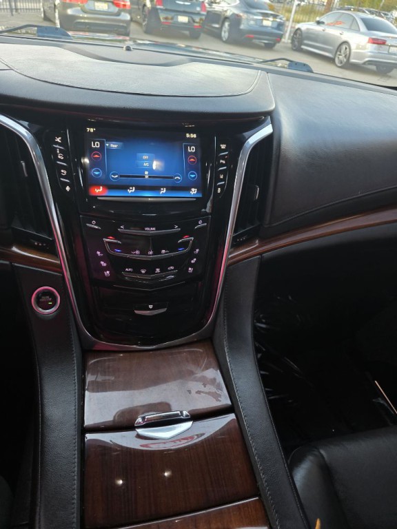 2015 Cadillac Escalade Image 13