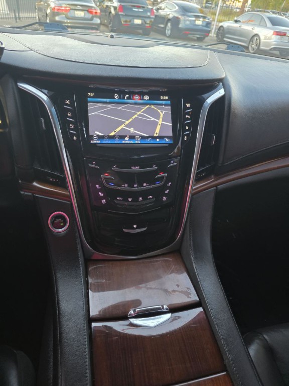 2015 Cadillac Escalade Image 14