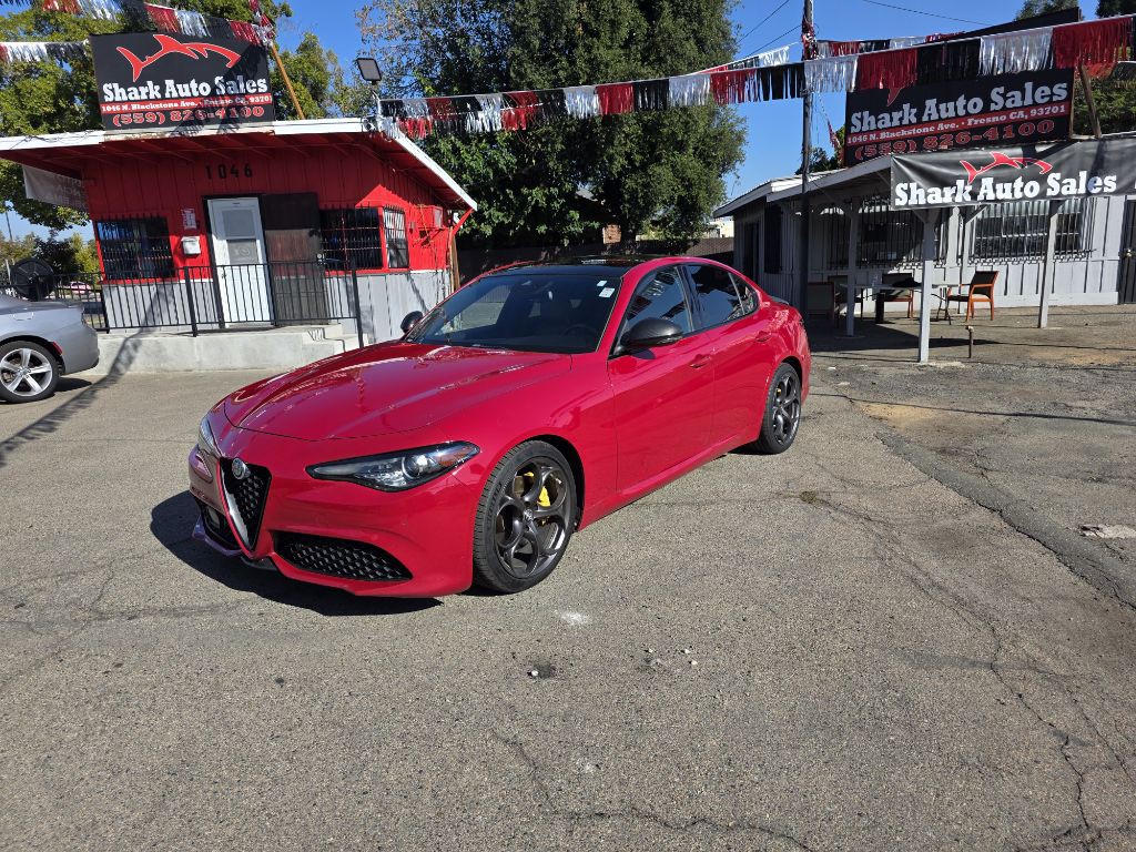 2020 Alfa Romeo Giulia Image 1