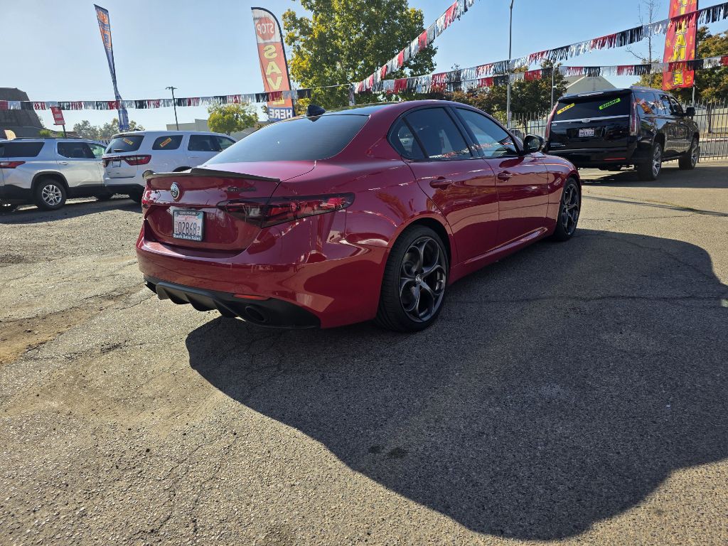 2020 Alfa Romeo Giulia Image 4