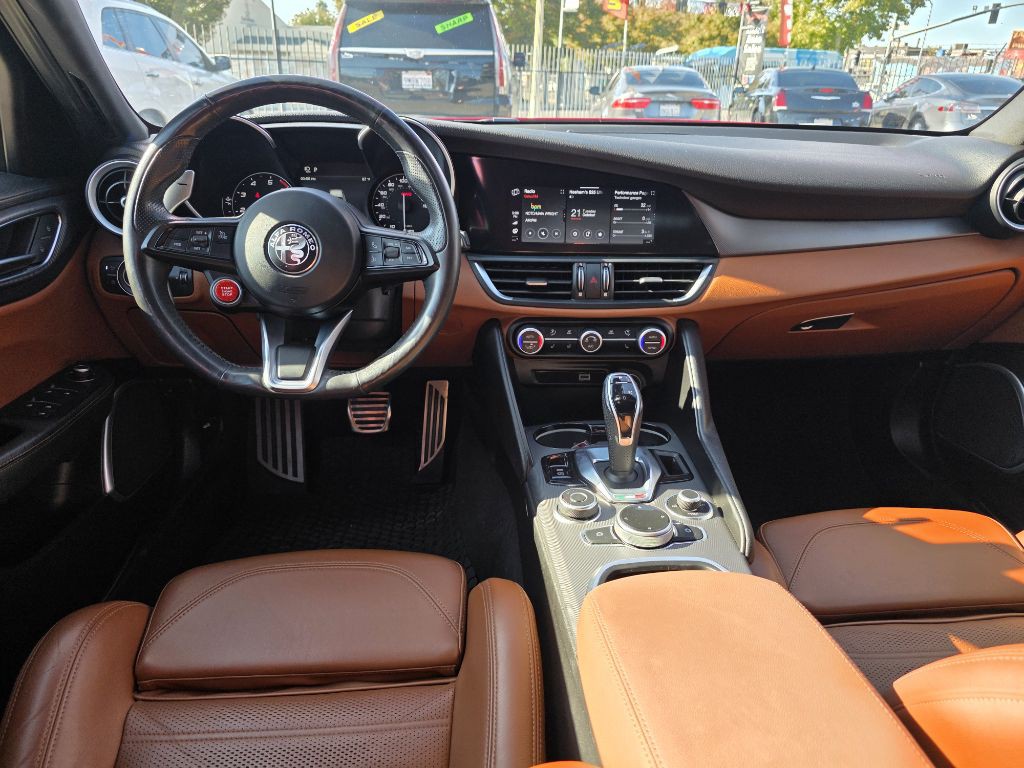 2020 Alfa Romeo Giulia Image 10