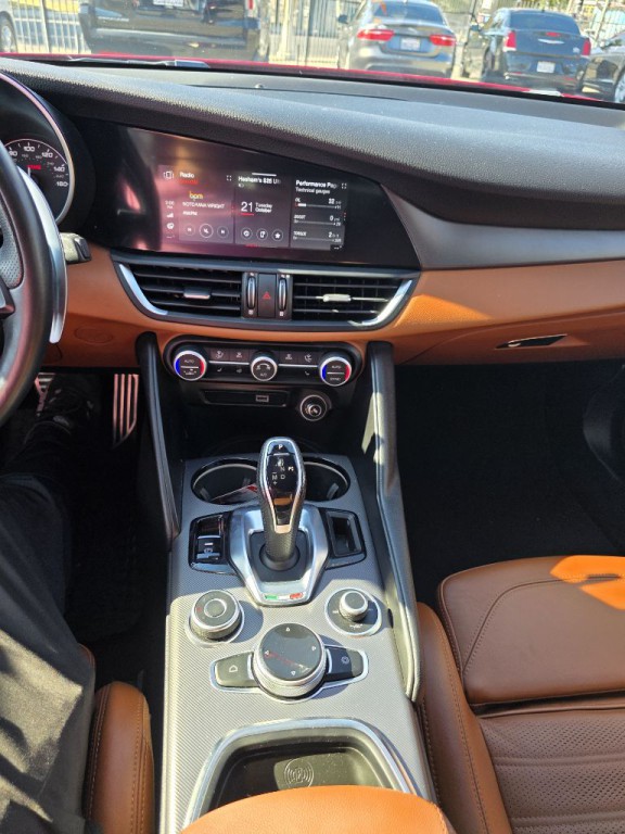 2020 Alfa Romeo Giulia Image 13