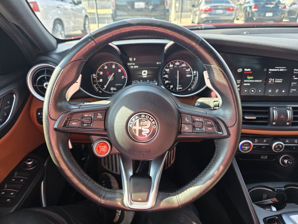 2020 Alfa Romeo Giulia Image 14