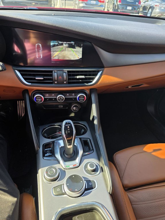 2020 Alfa Romeo Giulia Image 15