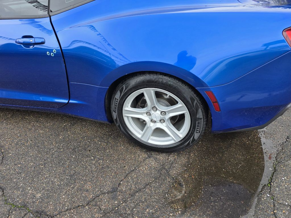 2018 Chevrolet Camaro Image 13