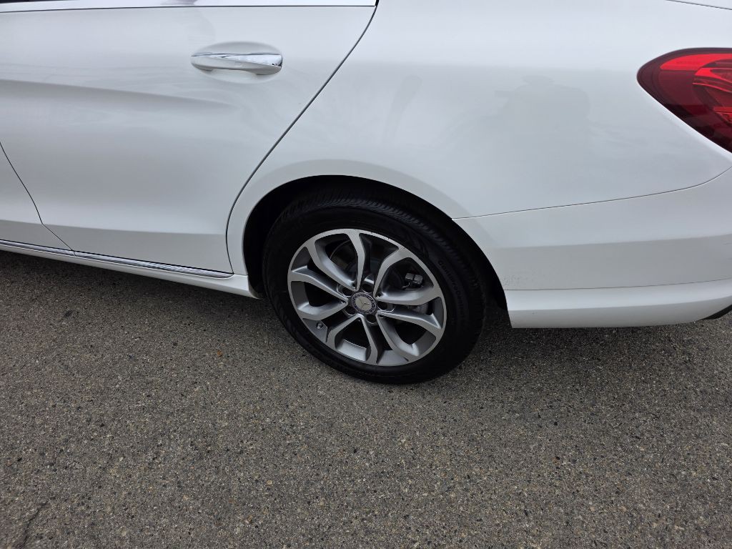 2017 Mercedes-Benz C-Class Image 7