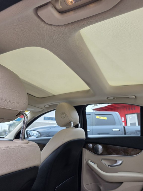 2017 Mercedes-Benz C-Class Image 10