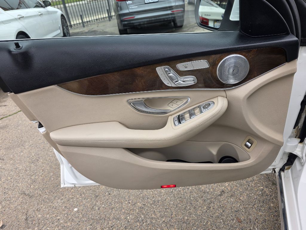 2017 Mercedes-Benz C-Class Image 12