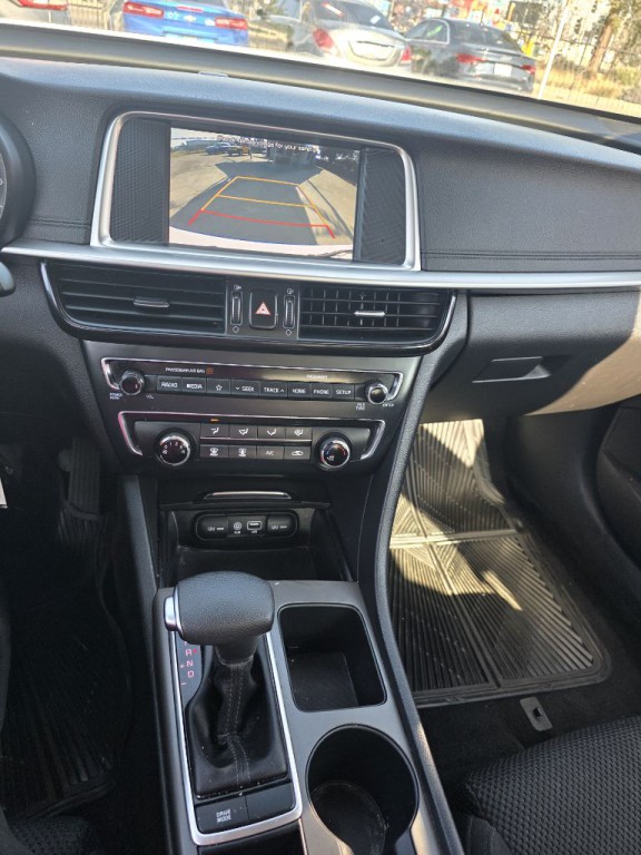 2020 Kia Optima Image 12