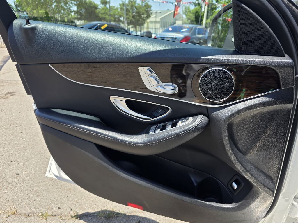 2018 Mercedes-Benz C-Class Image 4