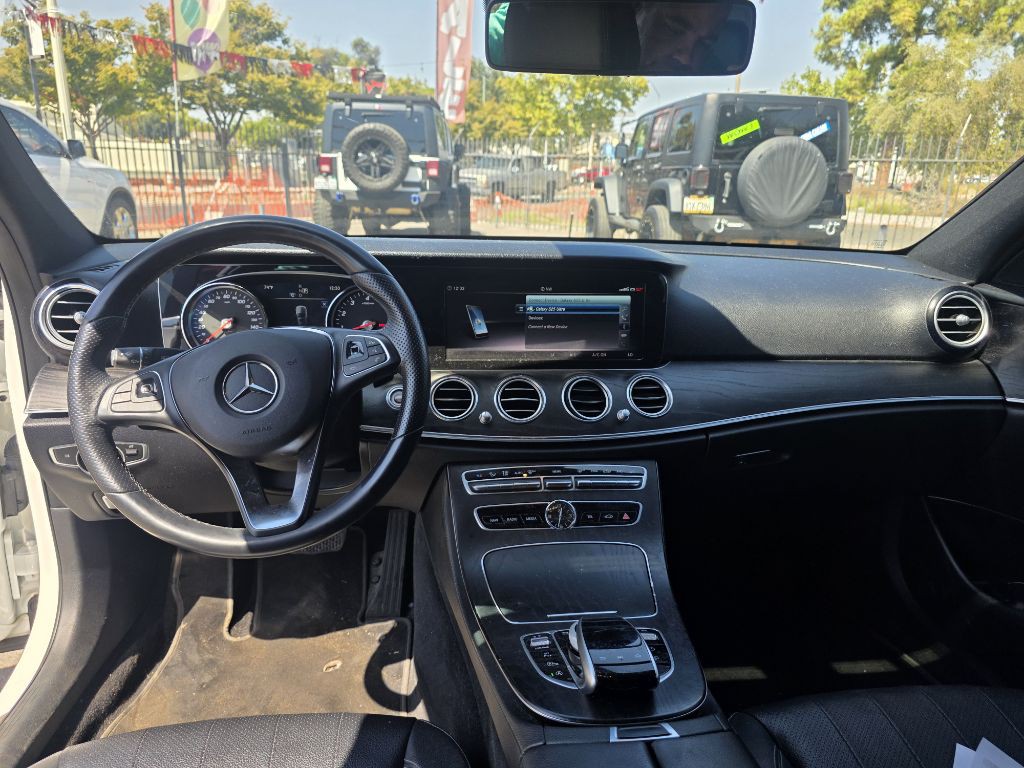 2018 Mercedes-Benz E-Class Image 9