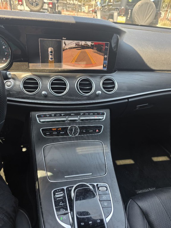 2018 Mercedes-Benz E-Class Image 12