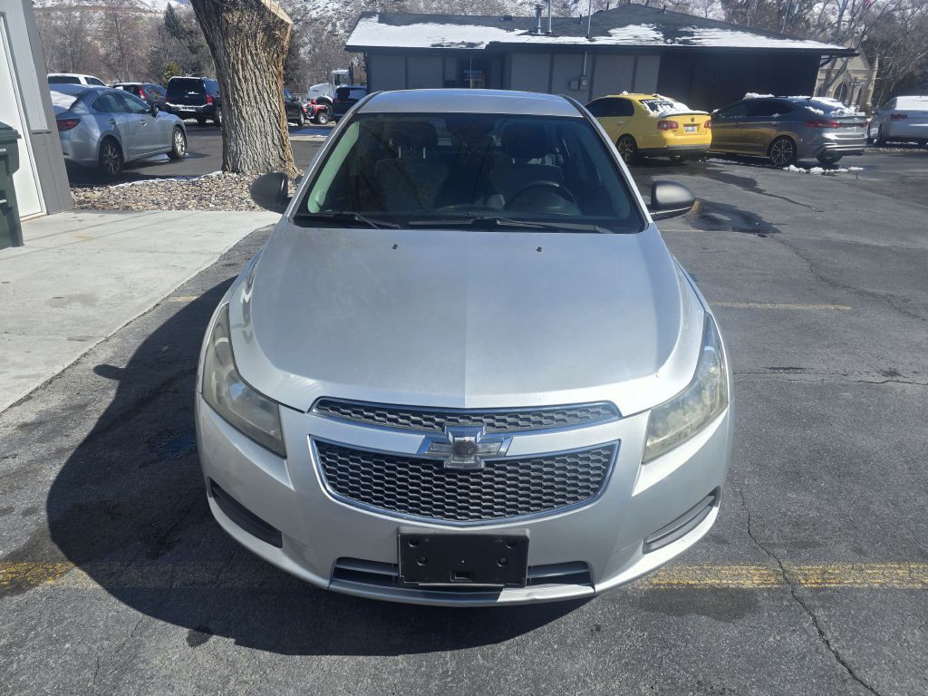 2013 Chevrolet Cruze Image 2
