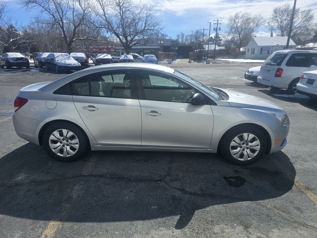 2013 Chevrolet Cruze Image 3