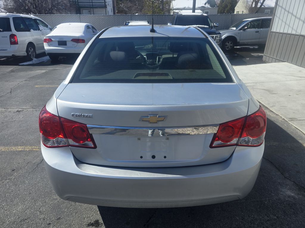 2013 Chevrolet Cruze Image 4