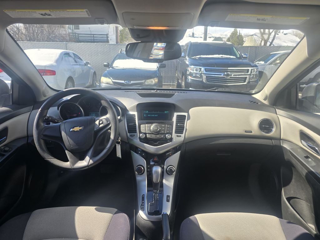 2013 Chevrolet Cruze Image 10