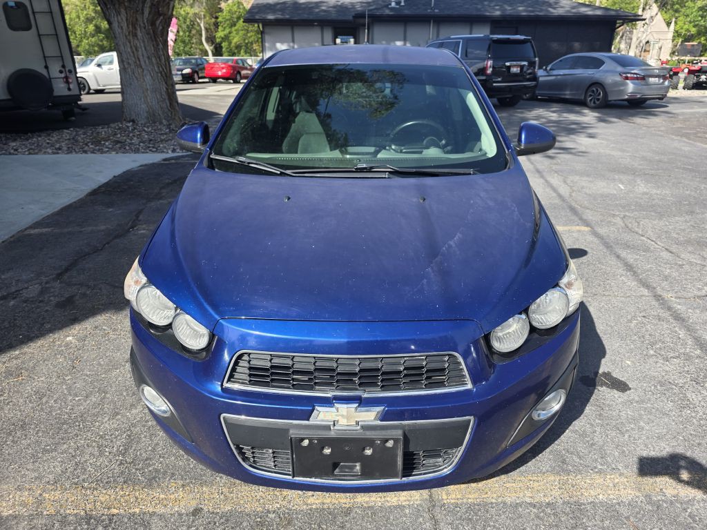 2014 Chevrolet Sonic Image 2